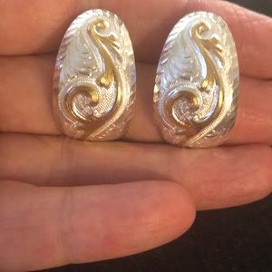 Costume jewelry Western-type earrings